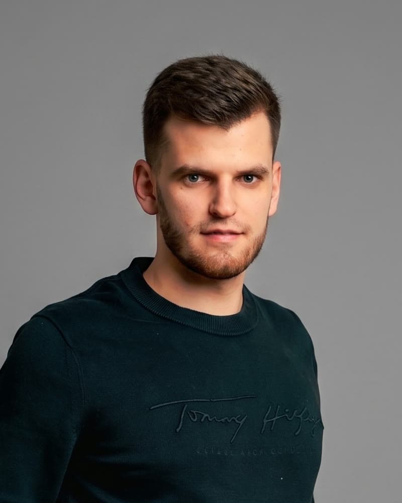 Андрей Хлебников